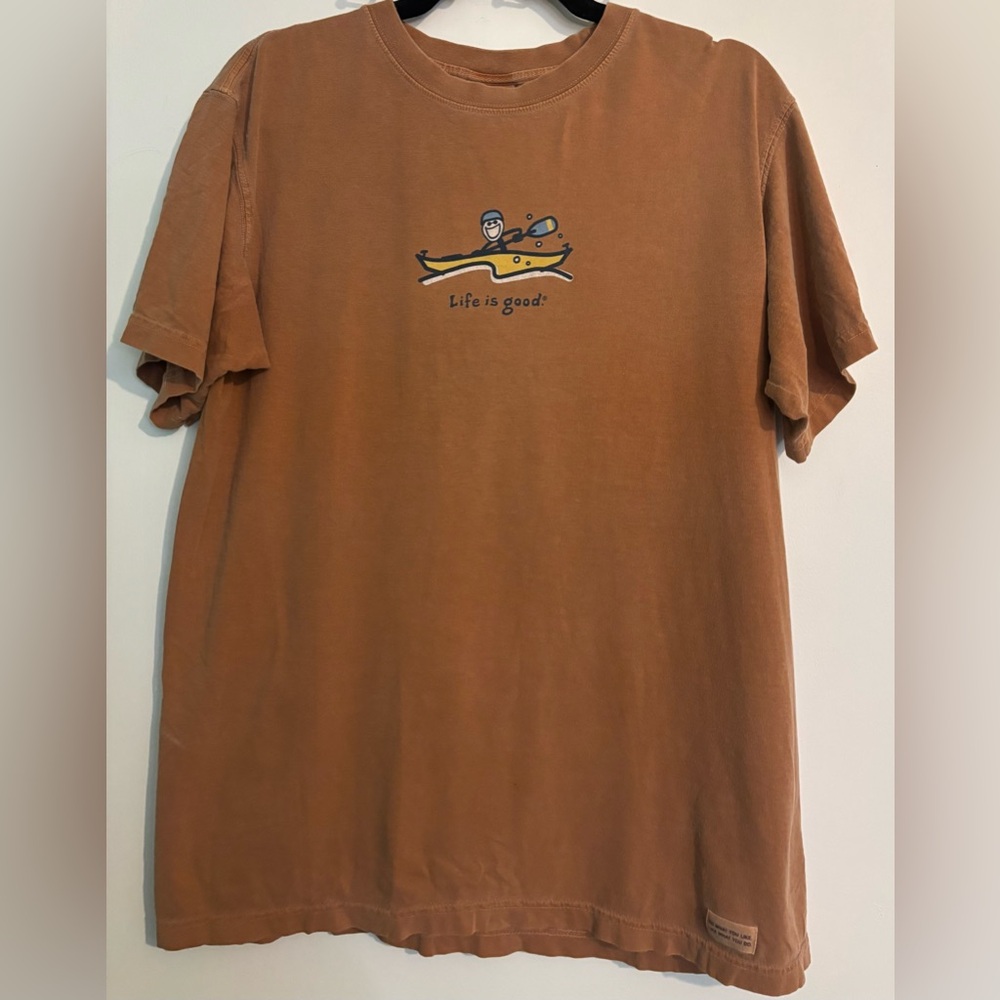 Life is Good Mens Med Brown Kayak Jack Short Sleeve Tee Crew Neck Outdoors 2000s